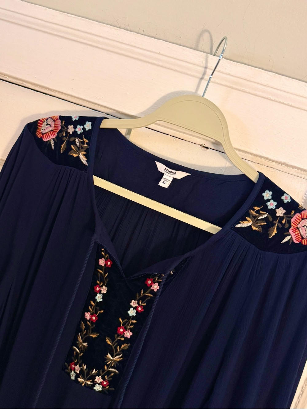 Floral Embroidered Navy Blouse - Picture 6 of 6